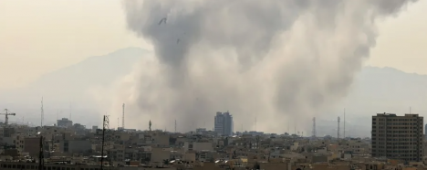 EEUU bombardea Irán tras ataque de Teherán a buque en el estrecho de Ormuz